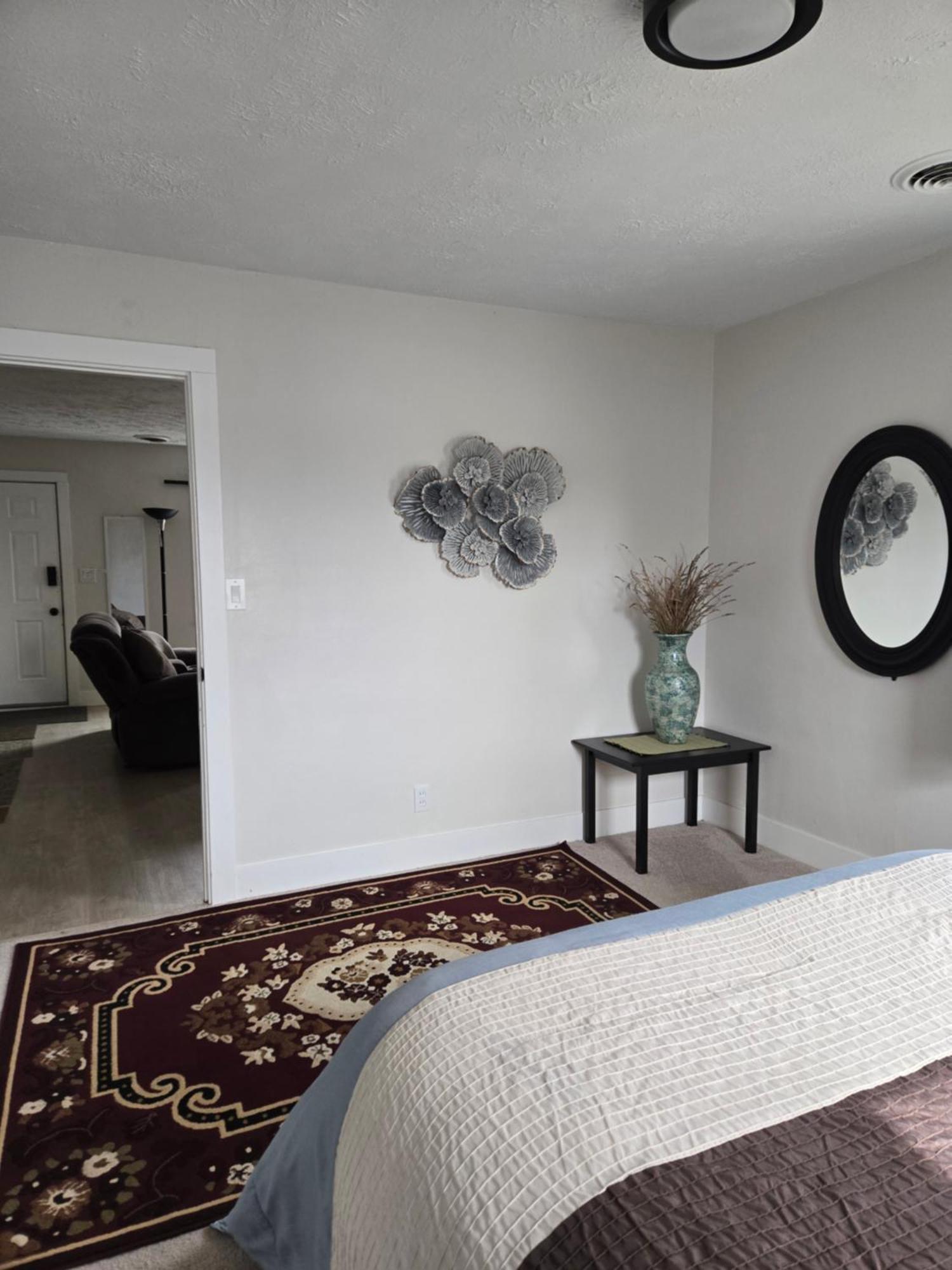 Two Bedroom House Near Northtown Mall Apartment *